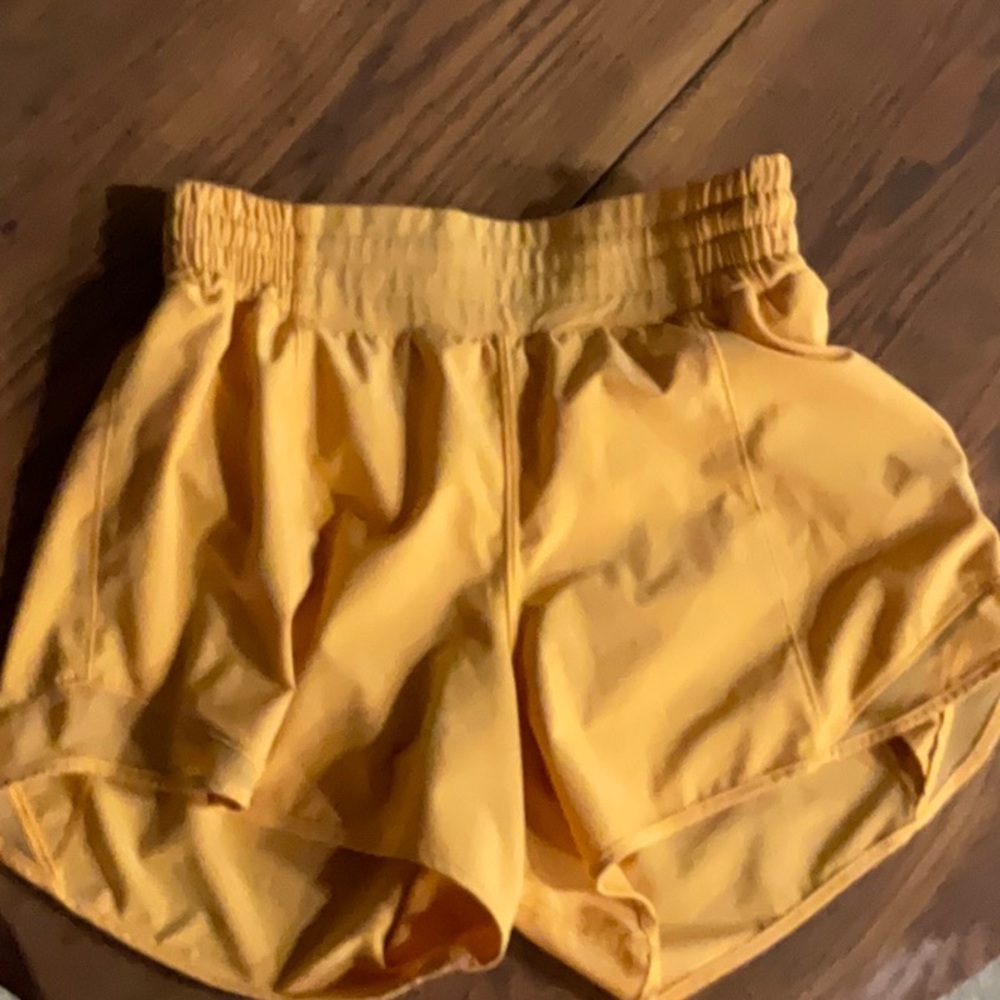 Yellow size 6 hottie hot shorts Lululemon